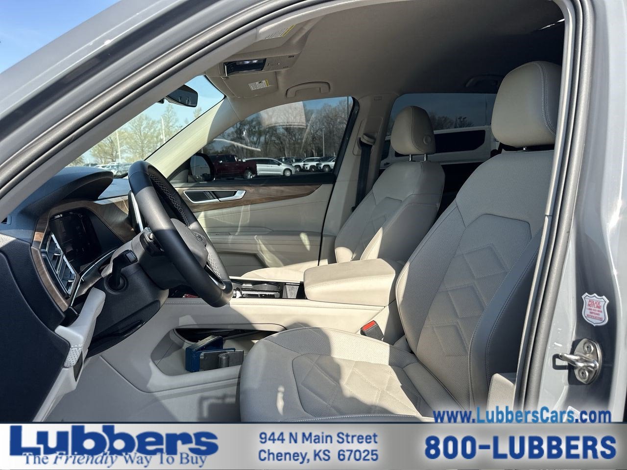 2025 Volkswagen Atlas 2.0T SE w/Technology